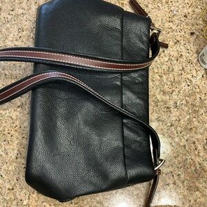 Stone Mountain black leather purse
